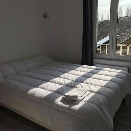 Appartement 10 Pers Face Gare Sncf Appart Hotel Le Cygne A Bourges Buitenkant foto
